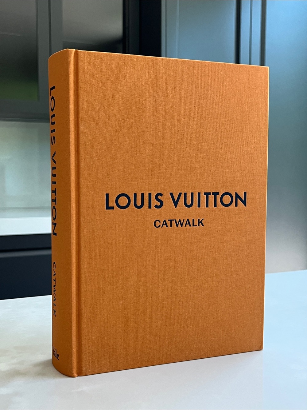 Louis Vuitton Hardcover 632 Pages. The Complete Fashion Collections. Like New.